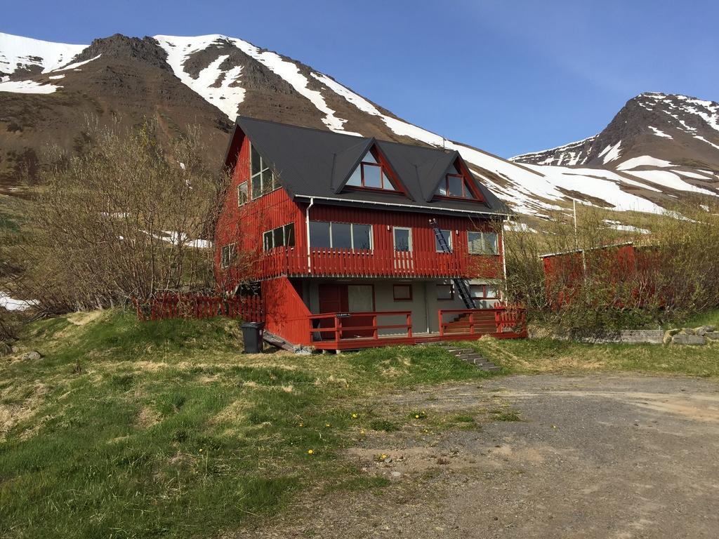 Solbakki Pension Flateyri Buitenkant foto